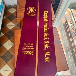 Pre Order: Selempang Wisuda-Single Layer Logo Monokrom